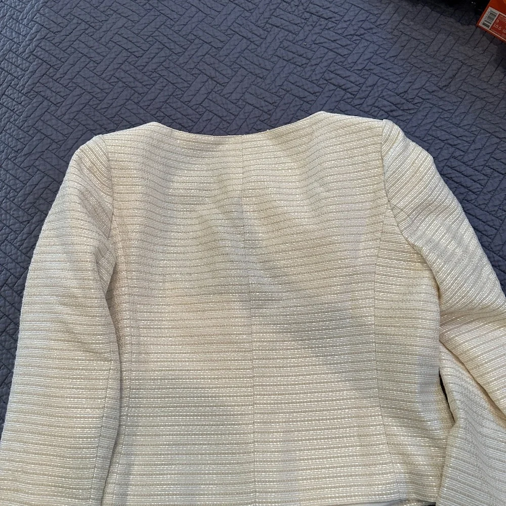 Calvin Klein Ivory Metallic Tweed -like Jacket and Skirt Suit, Size 16 - Picture 6 of 9